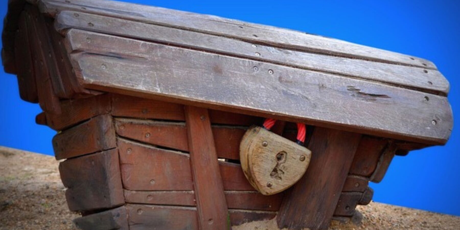 В Індії знайшли стародавній глиняний глечик зі скарбом В Індії знайшли стародавній глиняний глечик зі скарбом