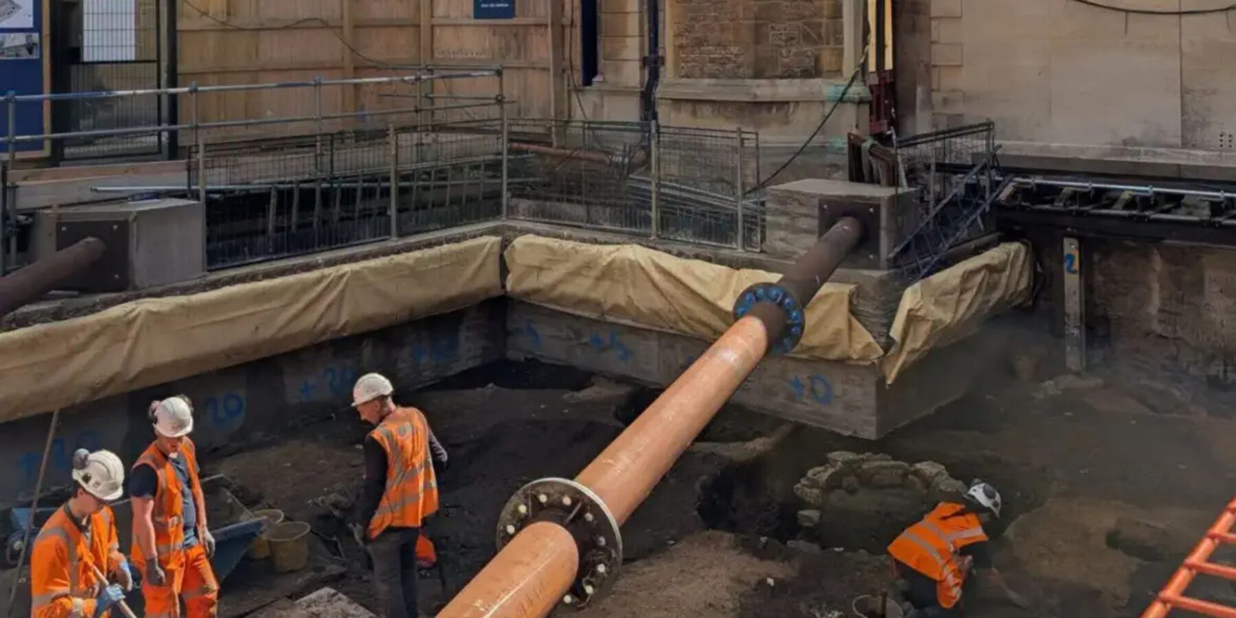 У Великобританії знайшли середньовічний камінь для читання