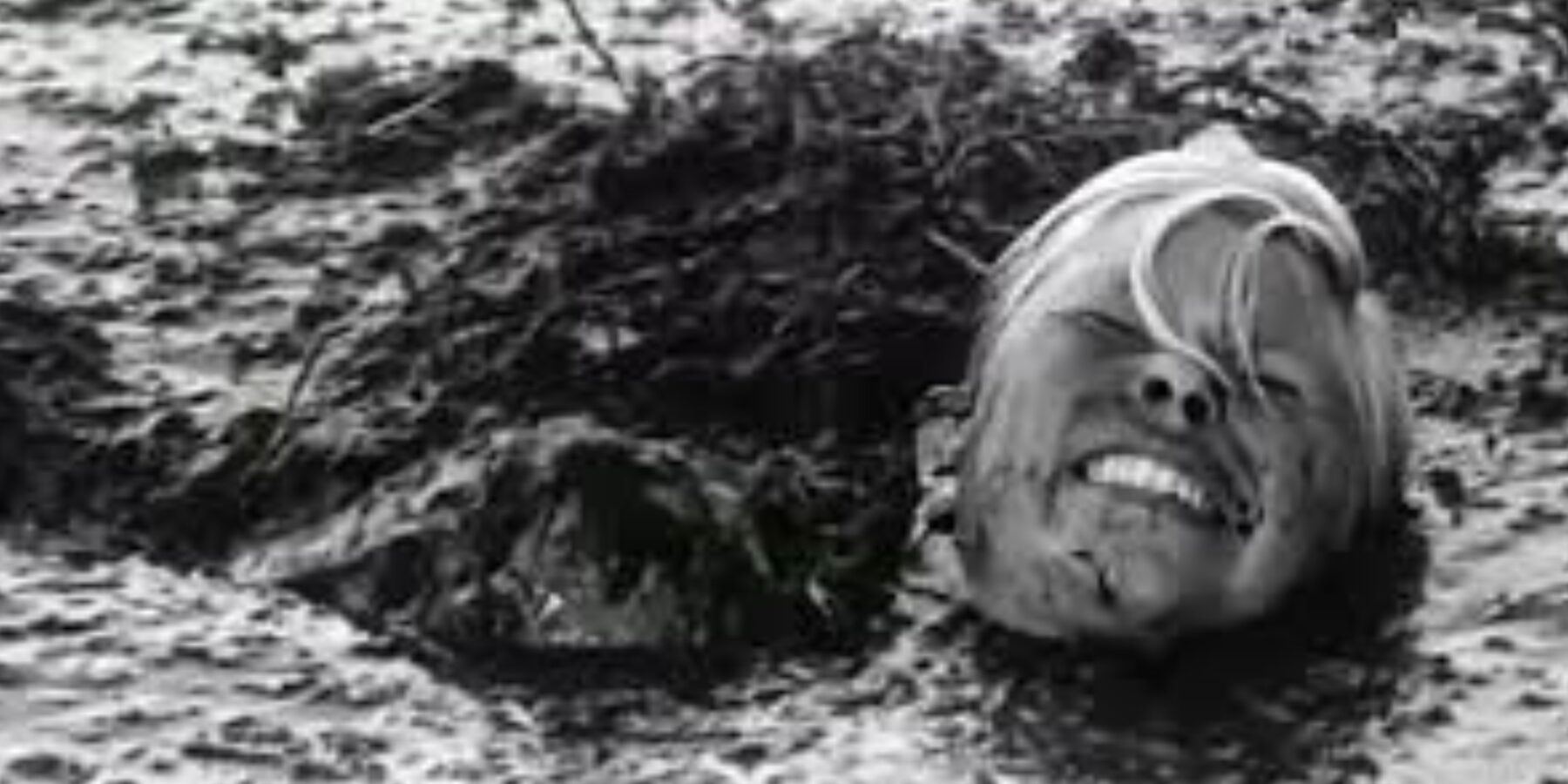 Вчені пояснили, в яких випадках болото може засмоктати людину