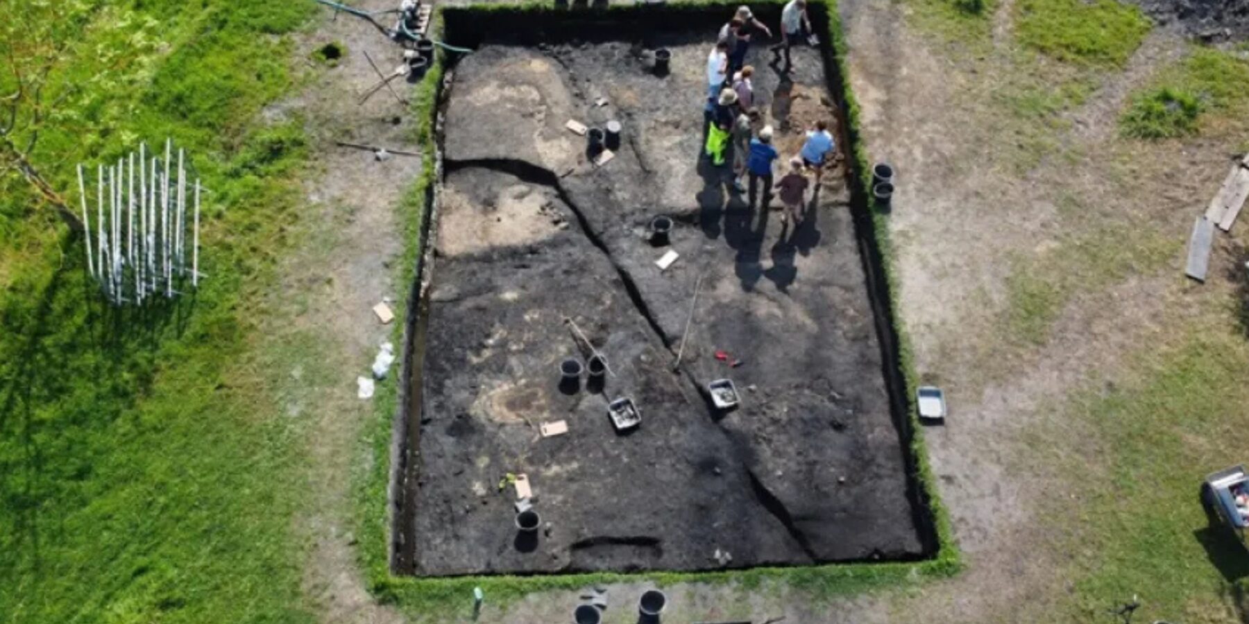 У Польщі знайшли незвичні хатини XI–XII століть