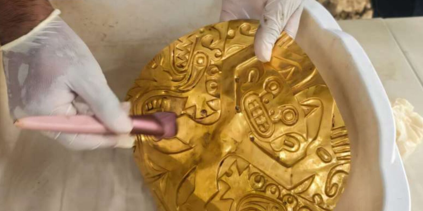 У Панамі знайшли 1000-річну гробницю із золотими прикрасами