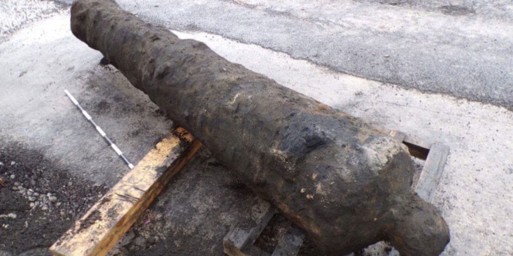 У Великобританії знайшли велику чавунну гармату XVII–XVIII століть