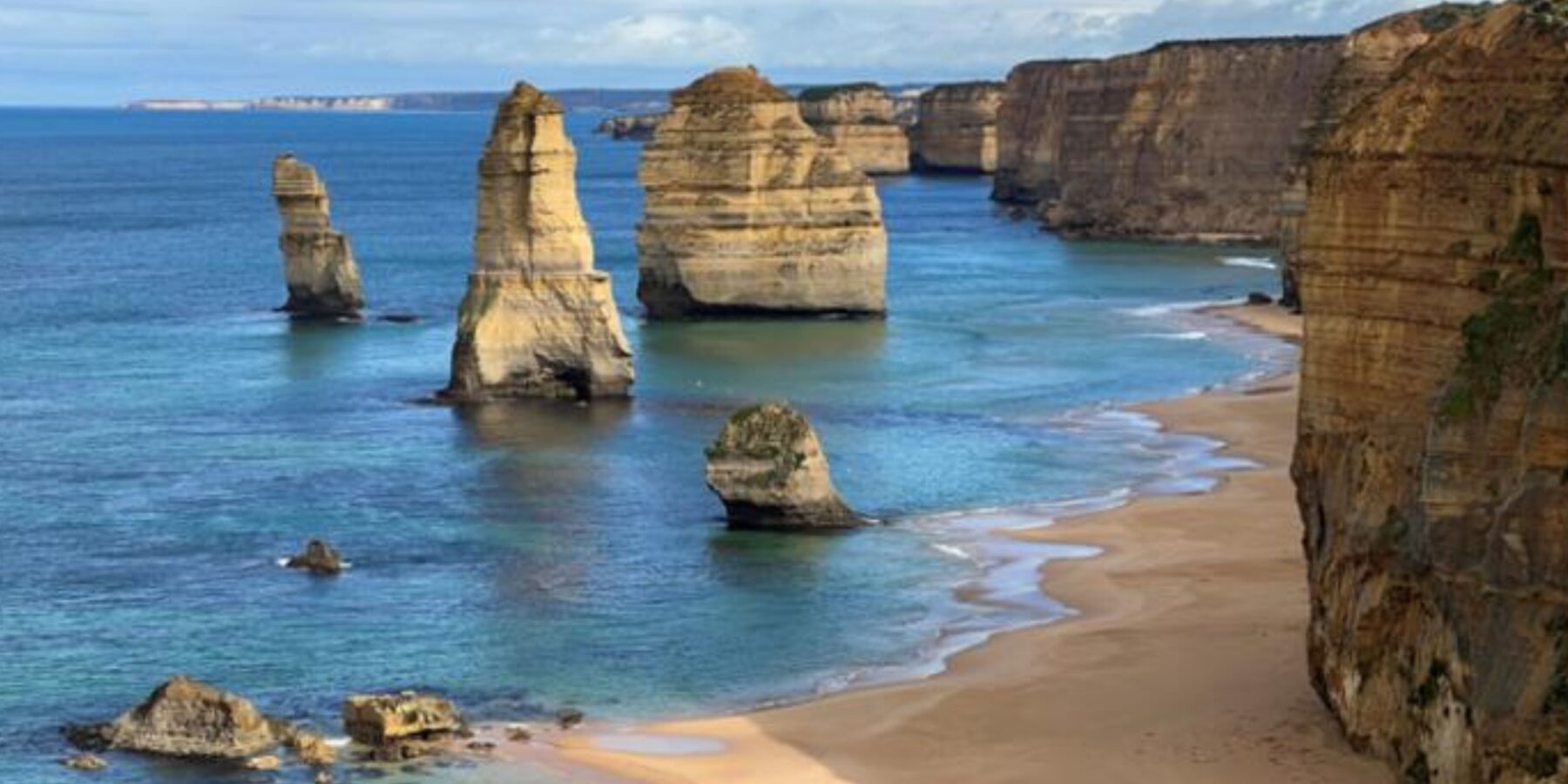 Науковці відкрили таємниці про скельні утворення «Дванадцять апостолів»