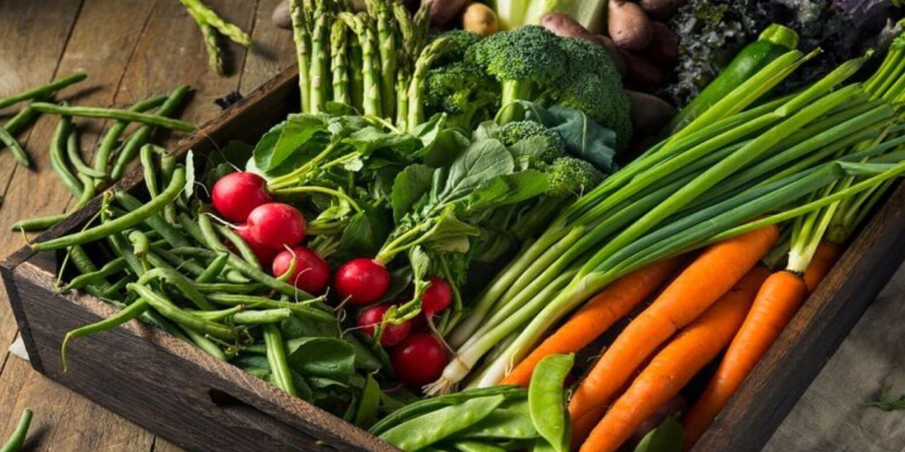 Дієтологи назвали весняні продукти, здатні змінити життя людей