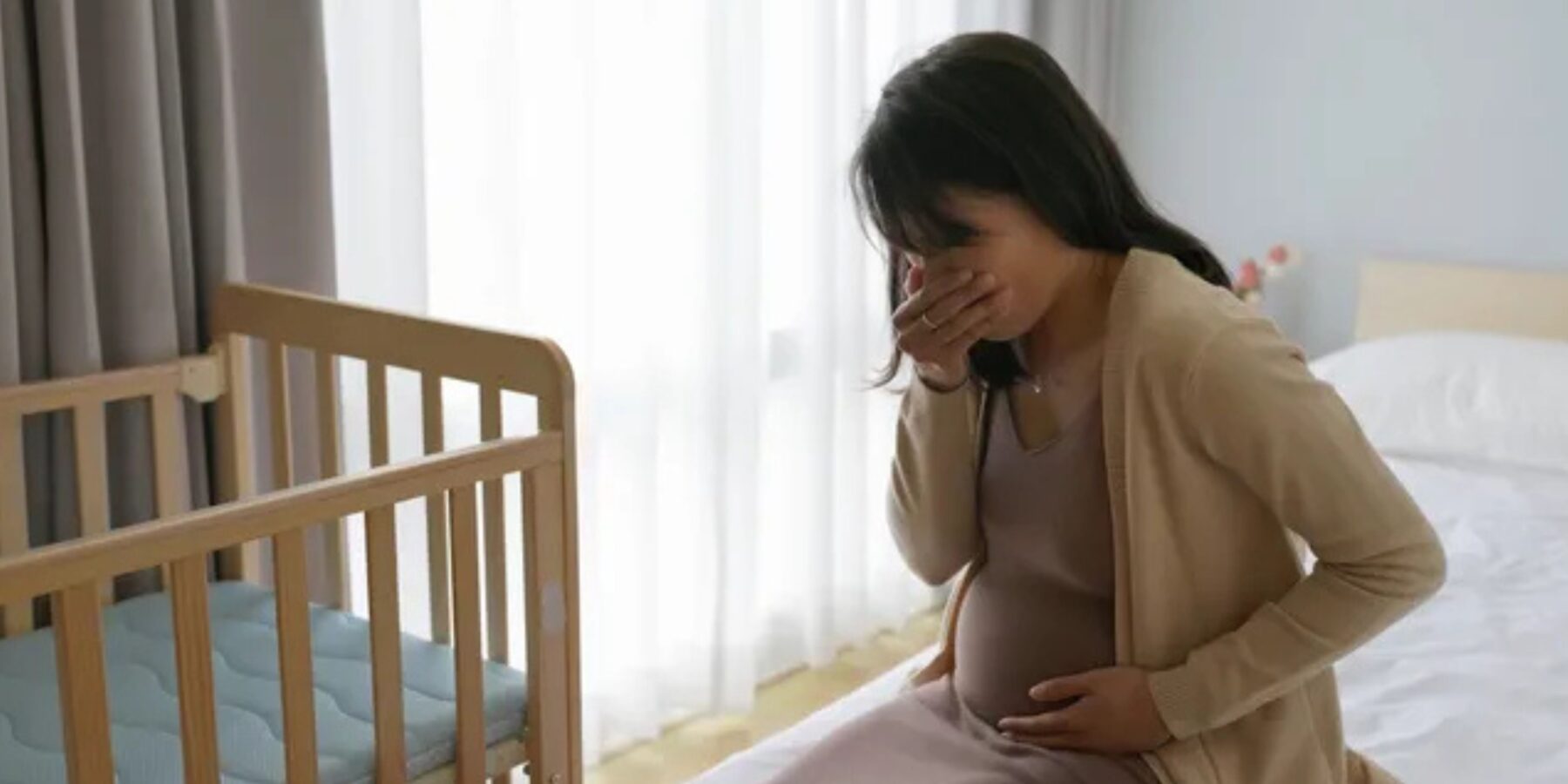 Вчені знайшли головну причину важкої нудоти під час вагітності