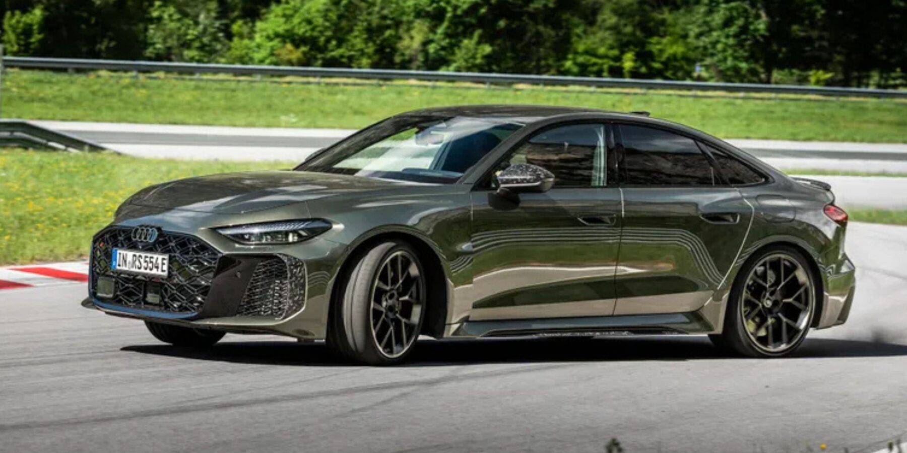 Audi RS5 2027: нова ера гібридної потужності