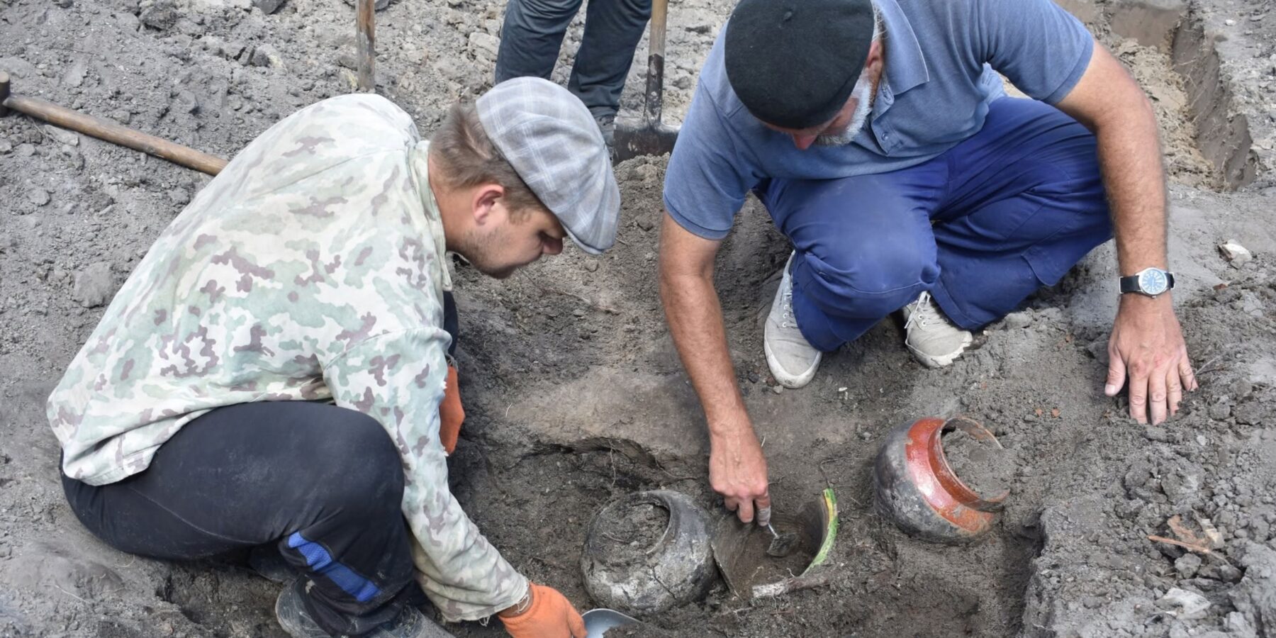 Сенсаційні розкопки в Черкасах: археологи знайшли багнет французької гвинтівки та старовинні артефакти